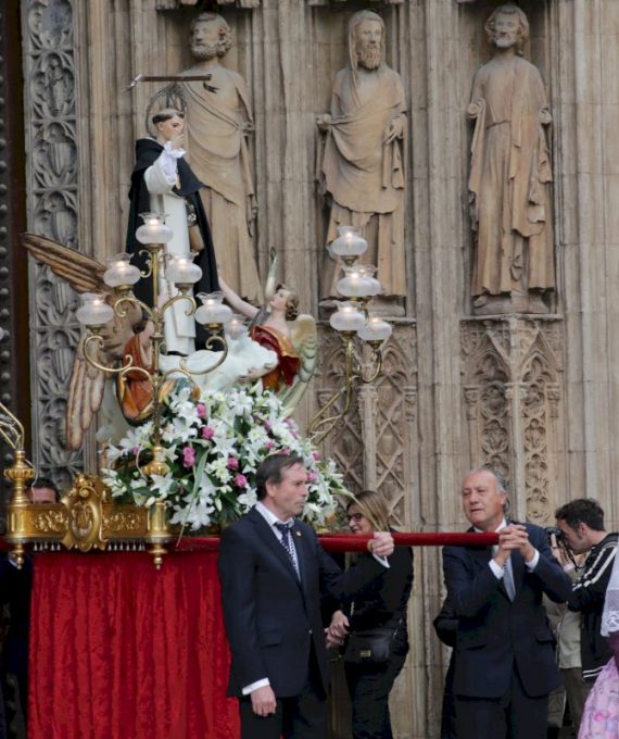Processó sense precedents en honor a Sant Vicent Ferrer a València